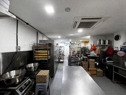 Jalan Pisang (D7), Retail #611014781